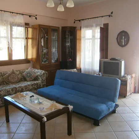 Moraki 2 Andros Korthio