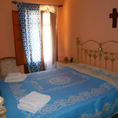 Moraki 2 Andros Korthio